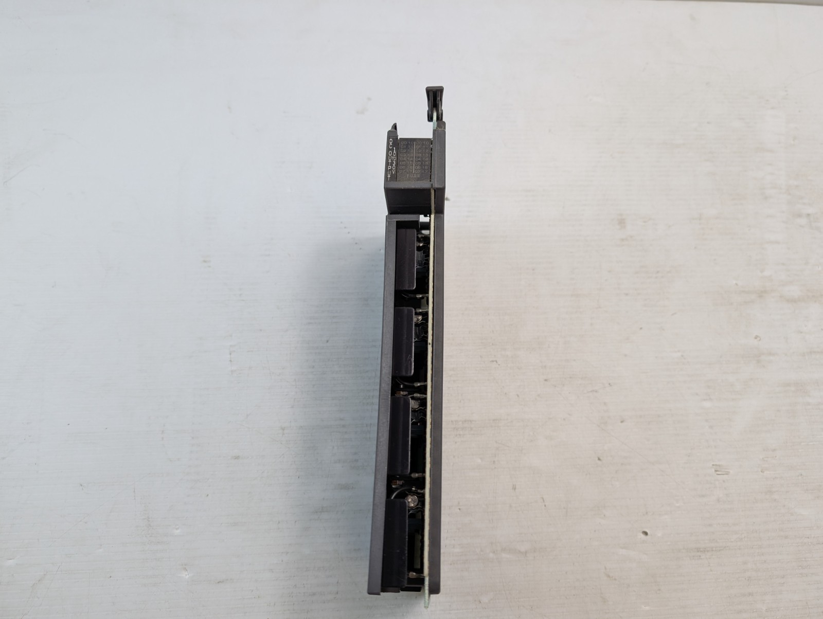 ALLEN BRADLEY 1771-OVN Low True Output Module 10-30VDC