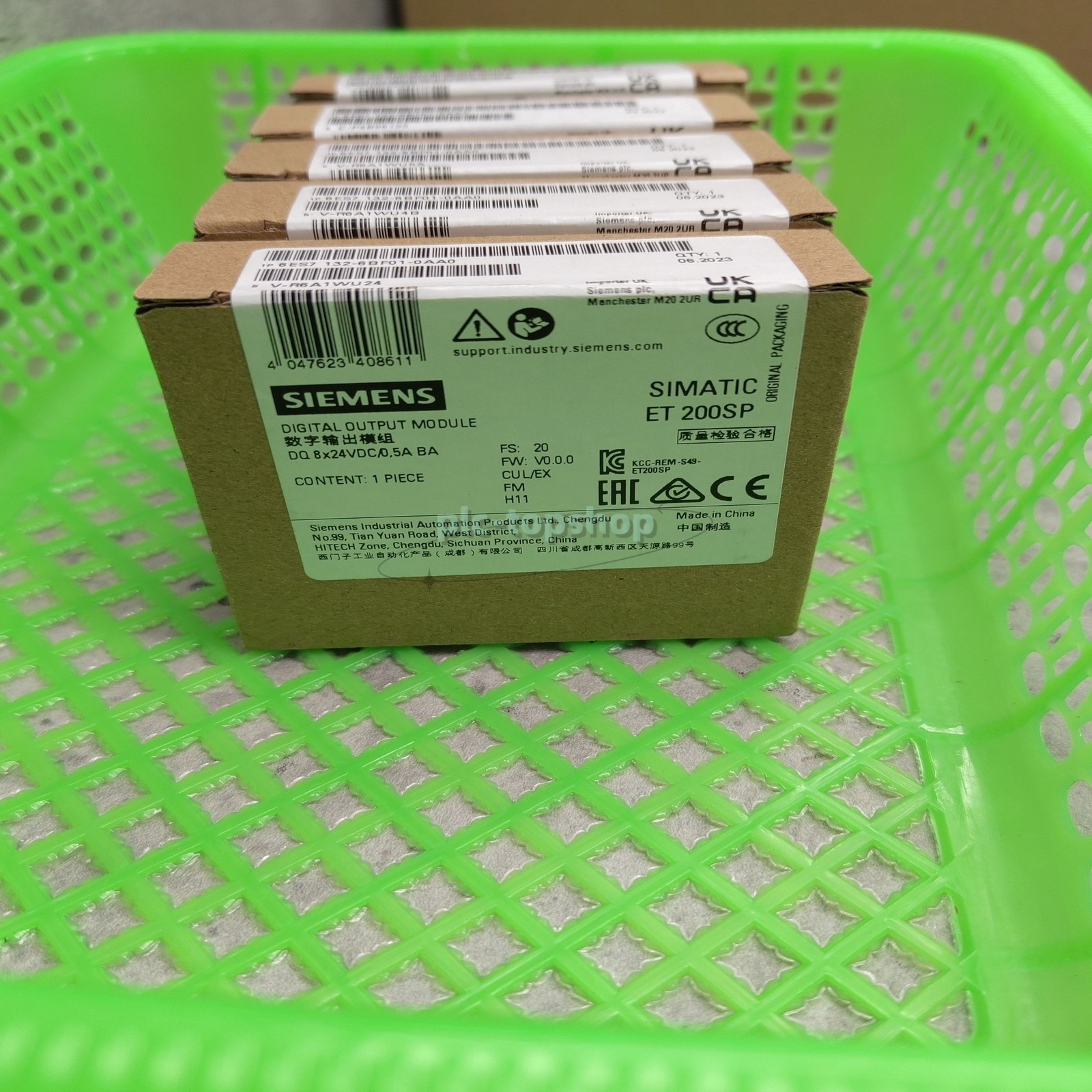 NEW in Box Siemens 6ES7132-6BF01-0AA0 SIMATIC Digital Output Module PLC