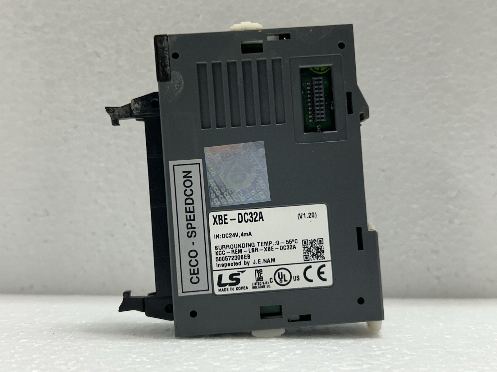 LS XBE-DC32A 32-POINT 24 VDC SINKING/SOURCING 1 COMMON(S)
