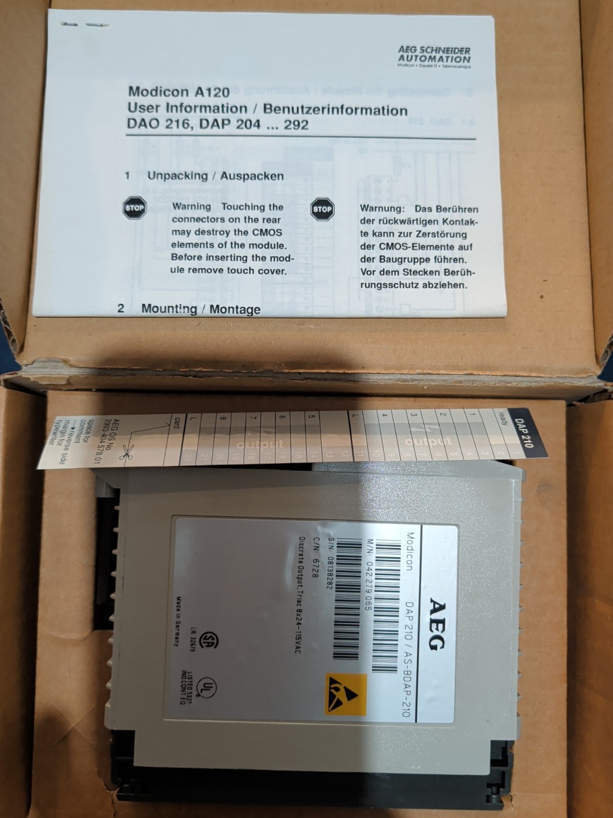 AS-BDAP-210 | Schneider | Output Module 8 Point 120VAC Isolated Compact, Opened