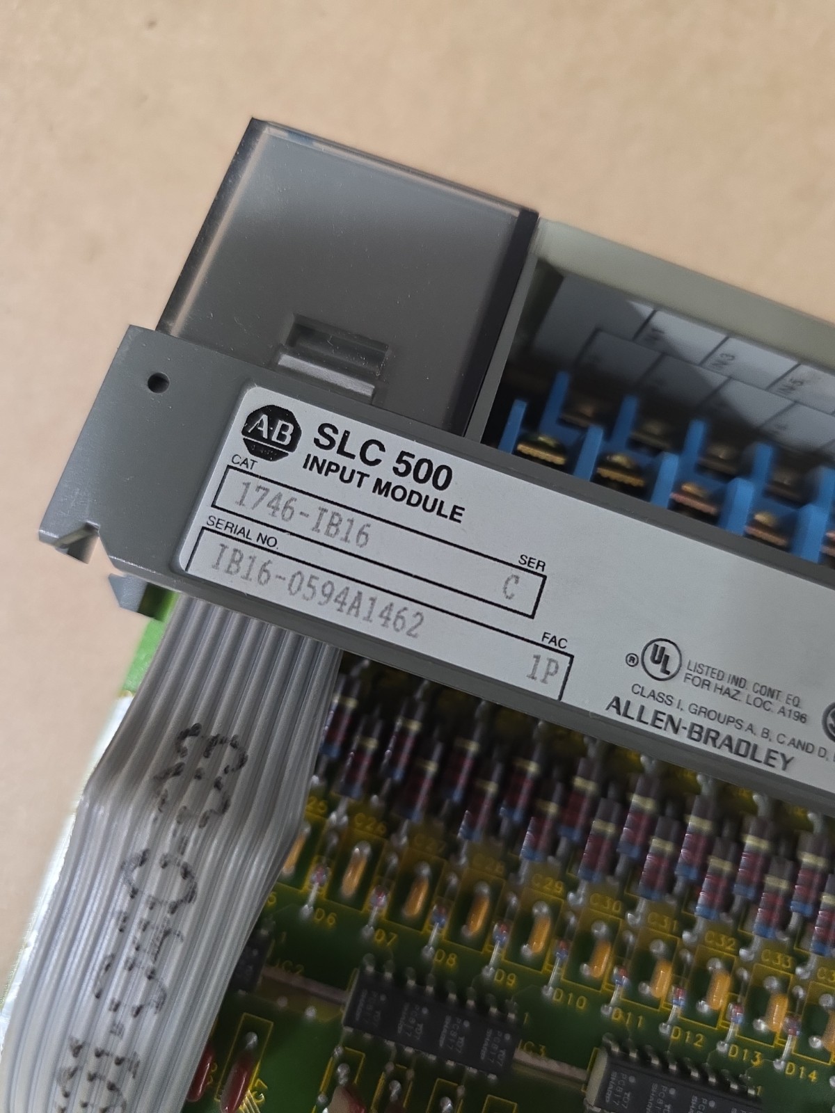 ALLEN-BRADLEY 1746-IB16 SERIES C SLC 500 INPUT MODULE