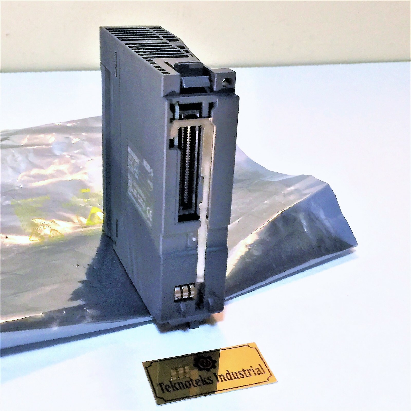 MITSUBISHI MELSEC-Q QY50 OUTPUT UNIT 12/24VDC