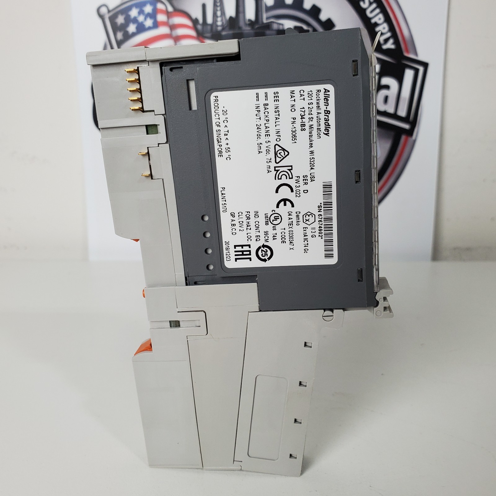 ALLEN-BRADLEY INPUT MODULE 1734-IB8 Series D w/ 1734-MB