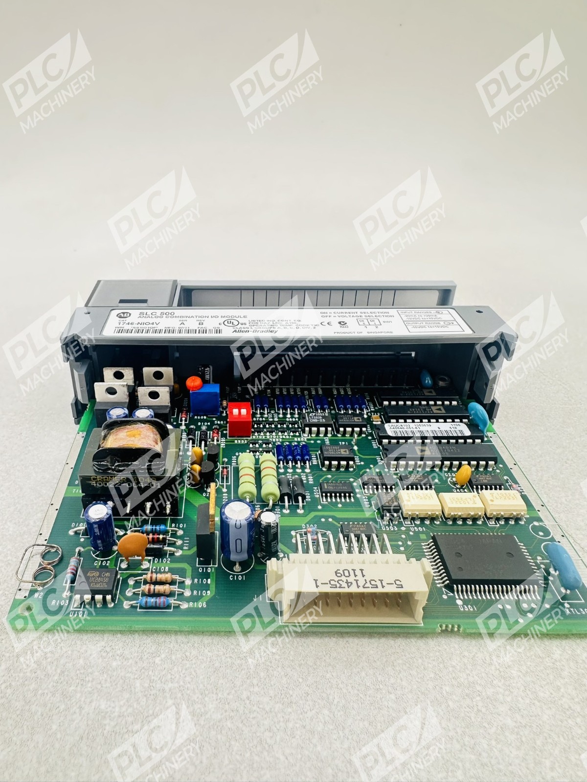 Allen Bradley 1746-NIO4V Series A SLC500 Analog Combination Module