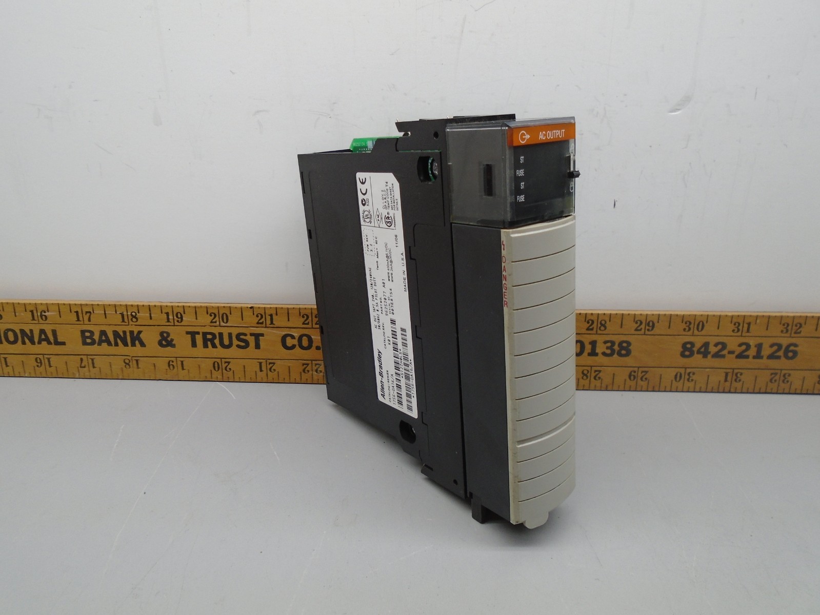 Allen Bradley 1756-OA16 /A Controllogix AC Output 1756-0A16 W40