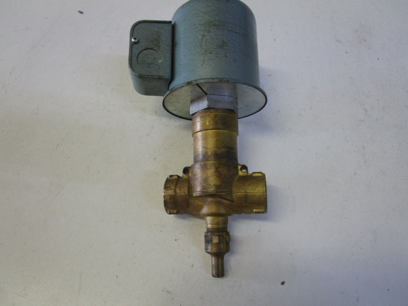 ITT GENERAL CONTROLS K15TF2152 MAGNETIC VALVE – USED – FREE SHIPPING