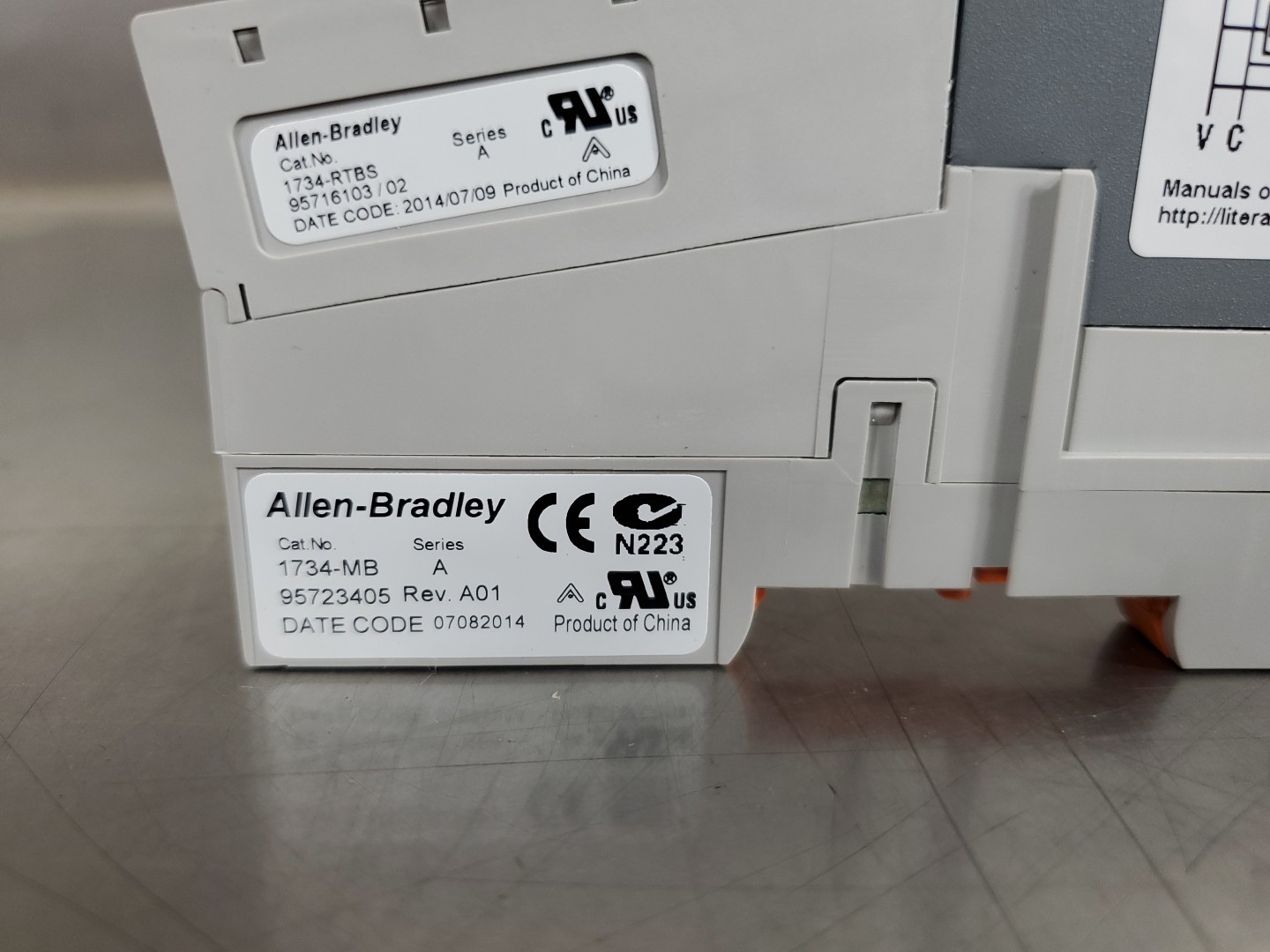 Allen Bradley 1734-IB8/D Sink Input Module w/1734-MB Base. 3D-41
