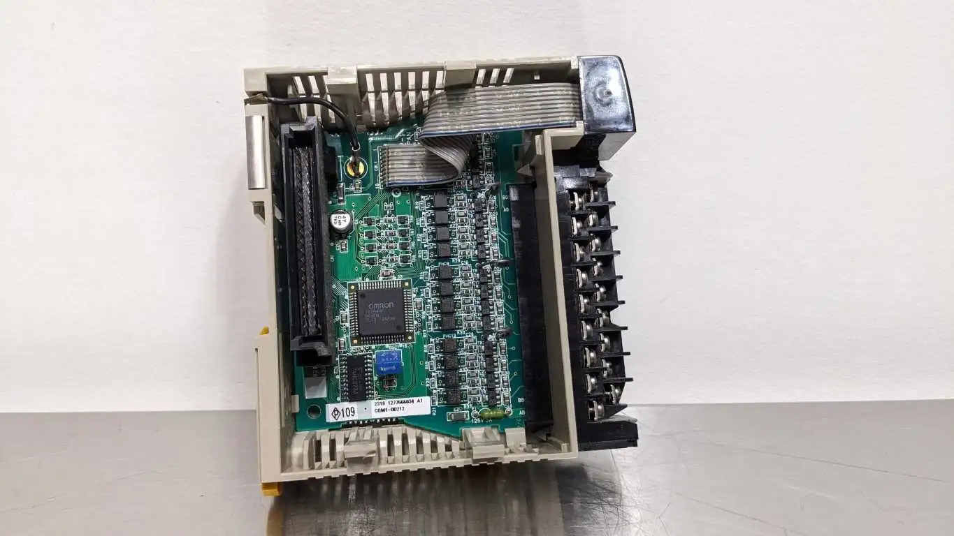 Omron CQM1-OD212 Output Module 16 Points 5-24VDC 0.3A/Point 4.8a/Unit