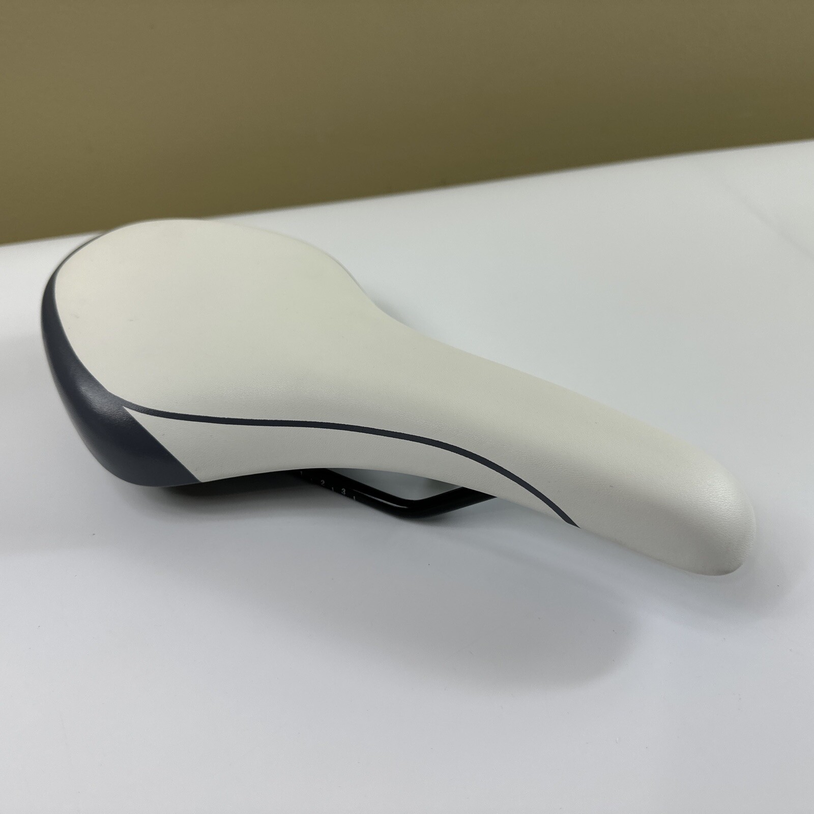 Bike seat “JustTek” White and grey