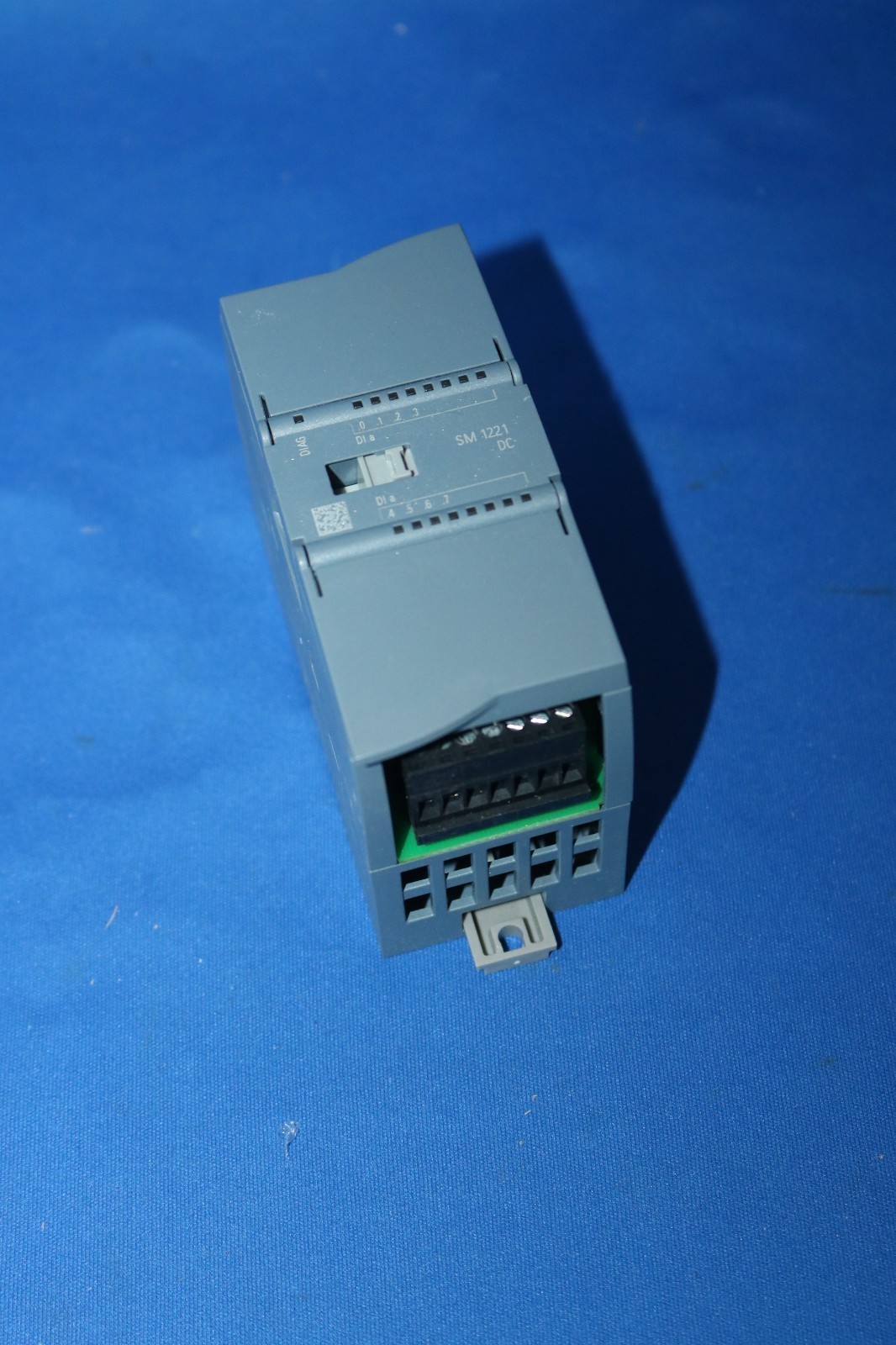 Siemens Simatic SM1221 6ES7 221-1BF32-0XB0 8x digital output 6ES7221-1BF32-0XB0