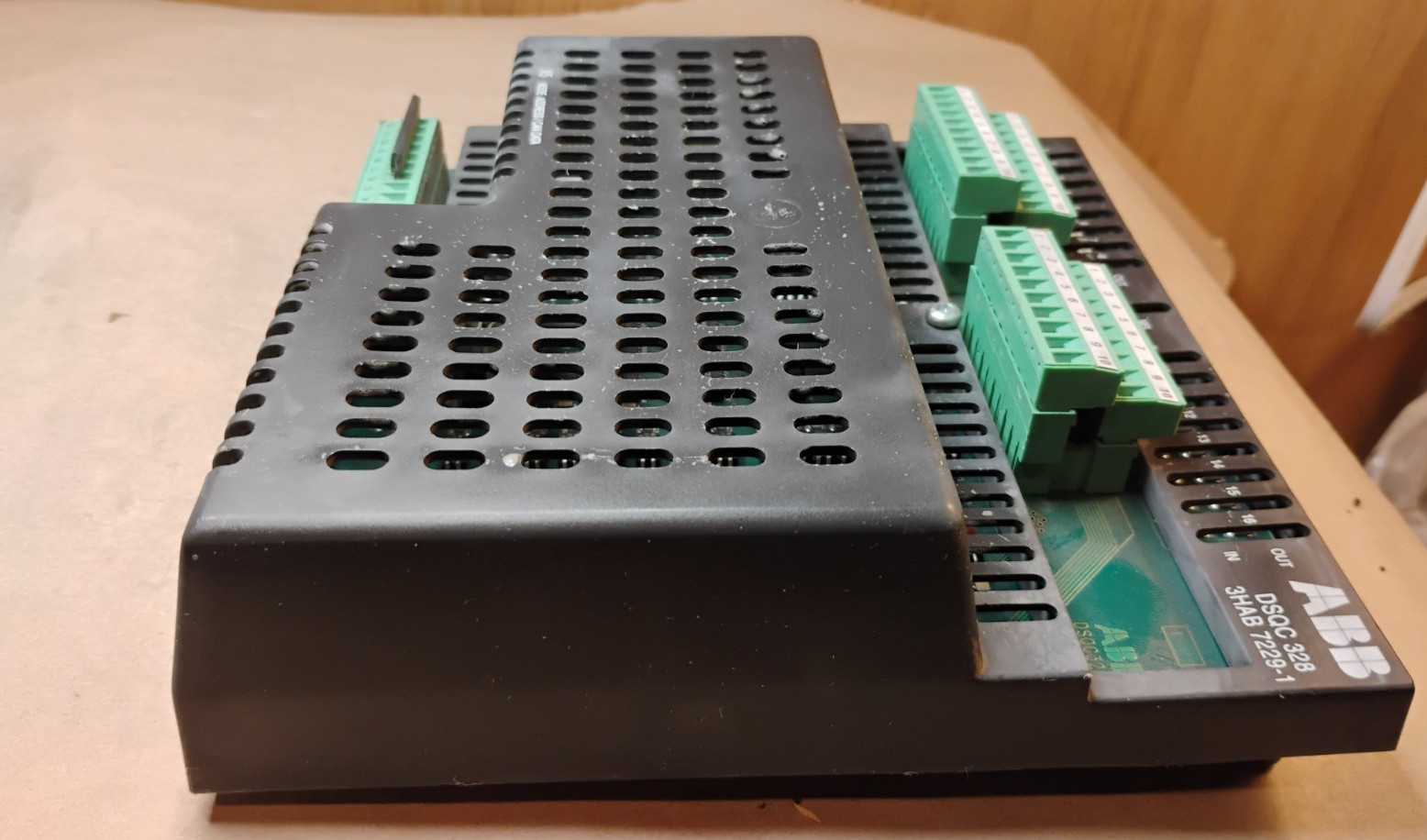 ABB Robotic Digital I/O Unit Relay Module DSQC 328, 3HAB7229-1 – Fast Ship