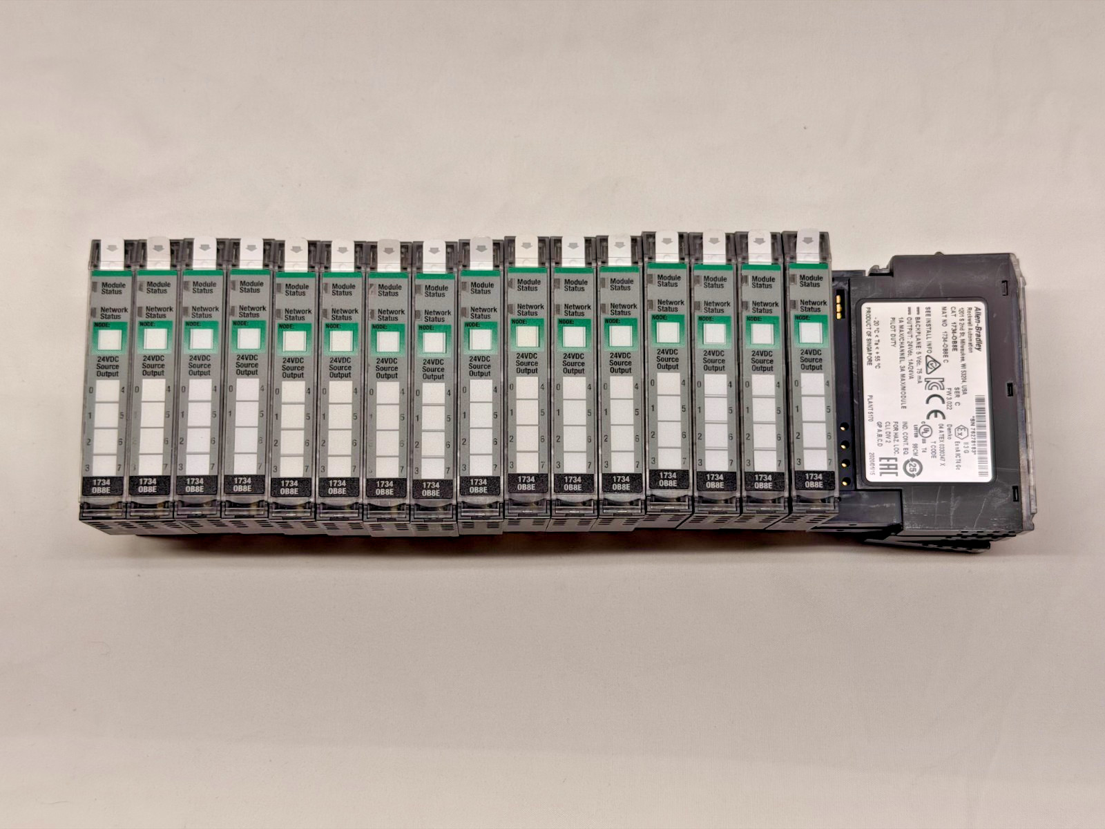 Allen-Bradley 1734-OB8E Ser C POINT I/O 8-Pt 24VDC Source Output Module New OB