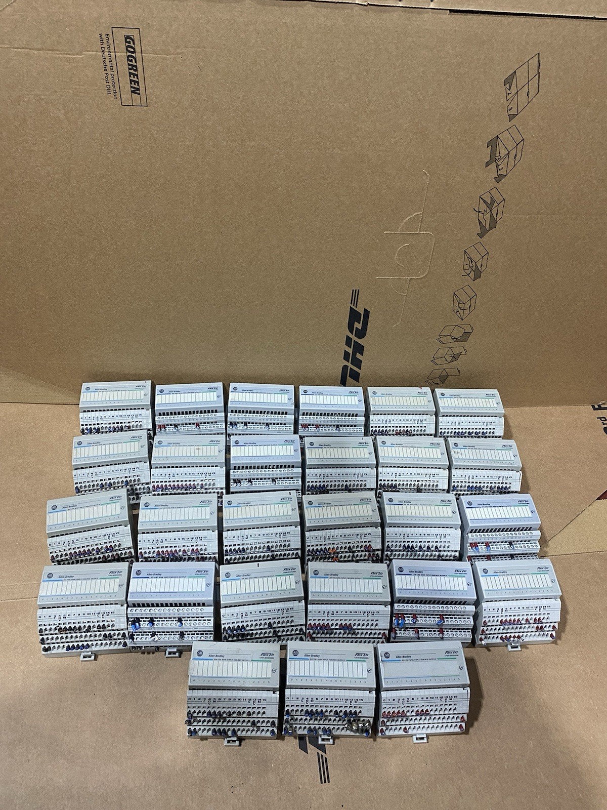 27x Allen-Bradley 1794-IB10XOB6 + 1794-TB3S Base Set (Lot 27 Pieces)
