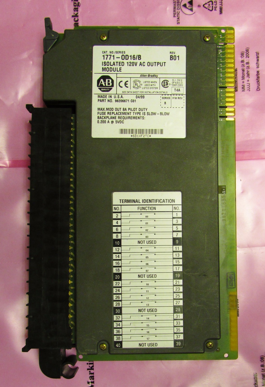 ALLEN BRADLEY 1771-0D16 Series B Revision B01 120V AC Output Module 1771 0D16