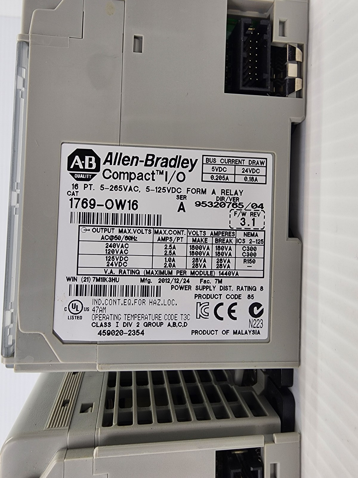 Allen Bradley Compact IO Relay Output Module 1769-OW16 Ser. A