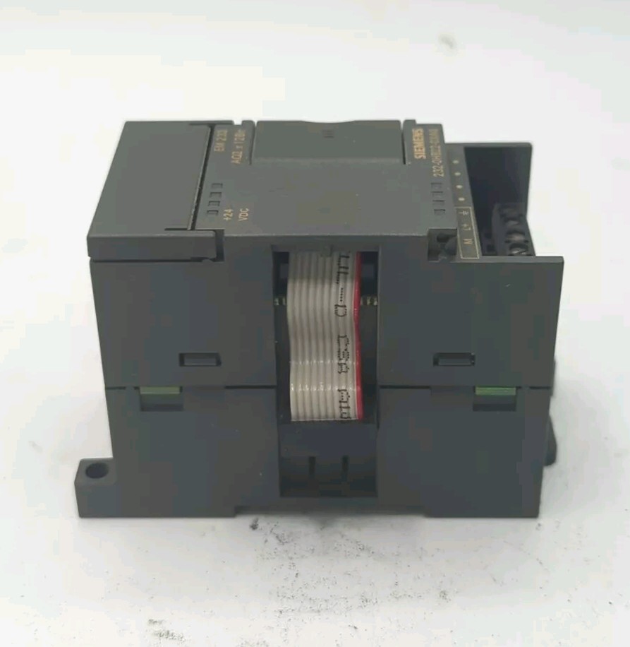 SIEMENS EM 232 AQ2 X 12 BIT 6ES7 232-0HB22-0XA0 24 VDC E-STAND 03