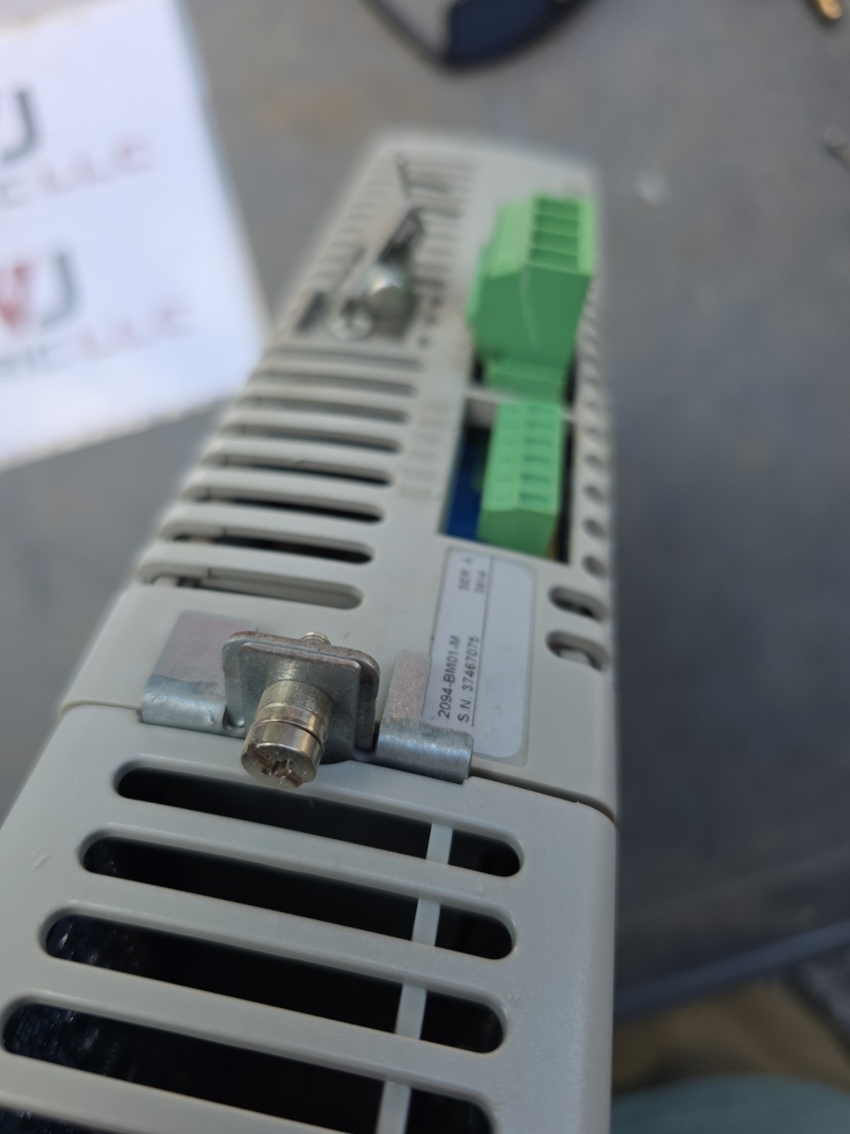 ALLEN BRADLEY KINETIX SAFE OFF CONTROL MODULE 2094-EN02D-M01-S0/A
