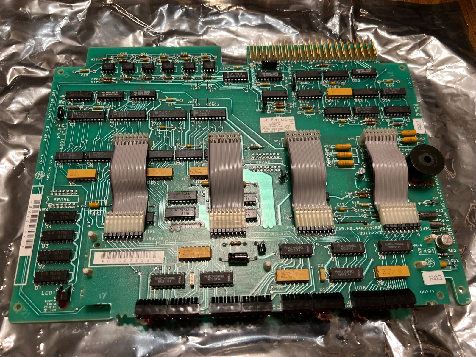 GE FANUC IC600BF923K OUTPUT CARD SINK SERIES SIX 10-50 VDC 32 PT
