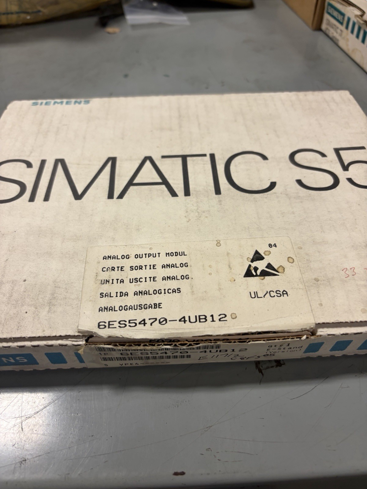 NEW SIEMENS 6ES5470-4UB12 OUTPUT MODULE IN BOX