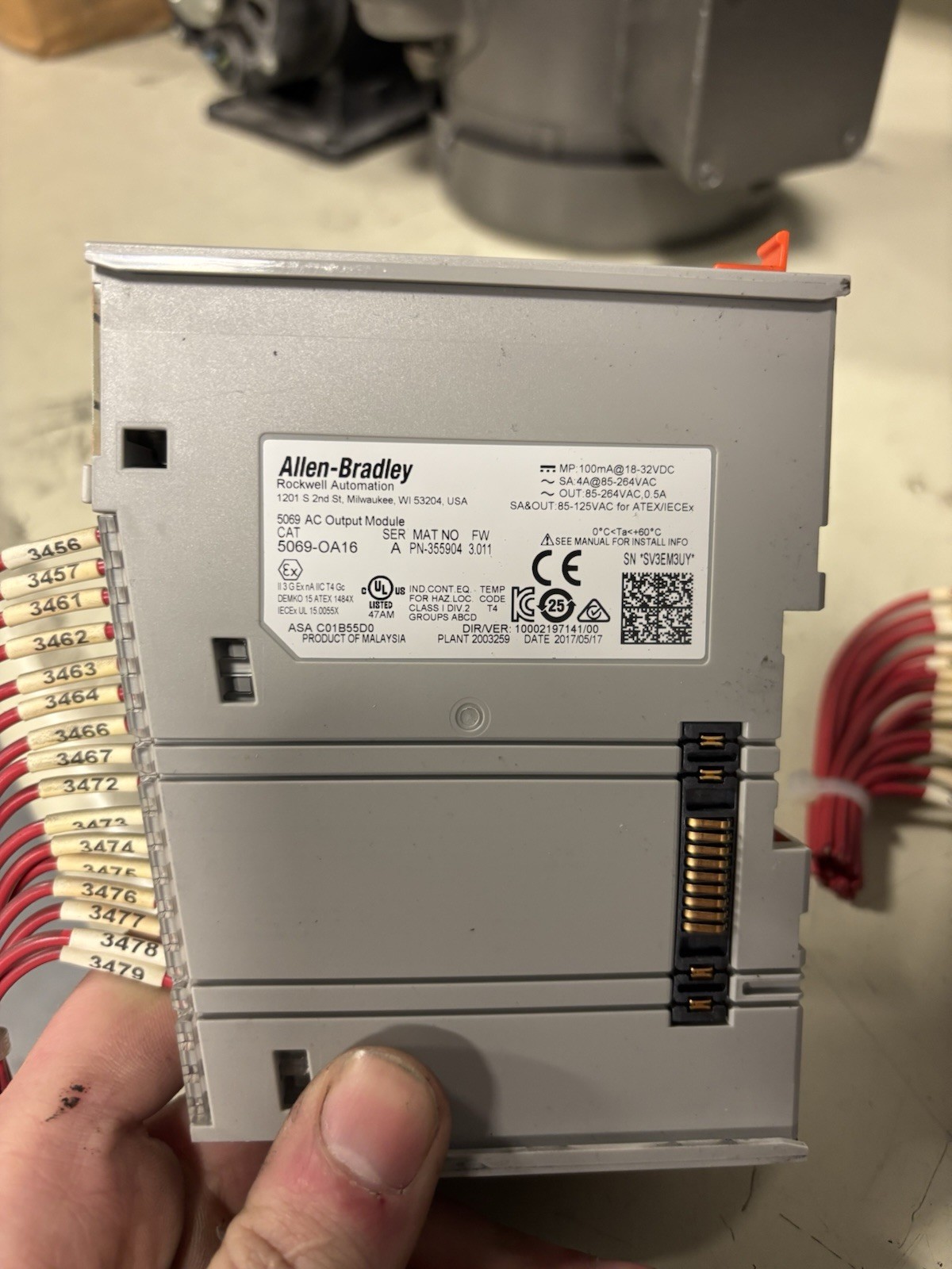 Allen Bradley 5069-OA16 /A CompactLogix 16-Ch 120/240VAC Digital Output Module