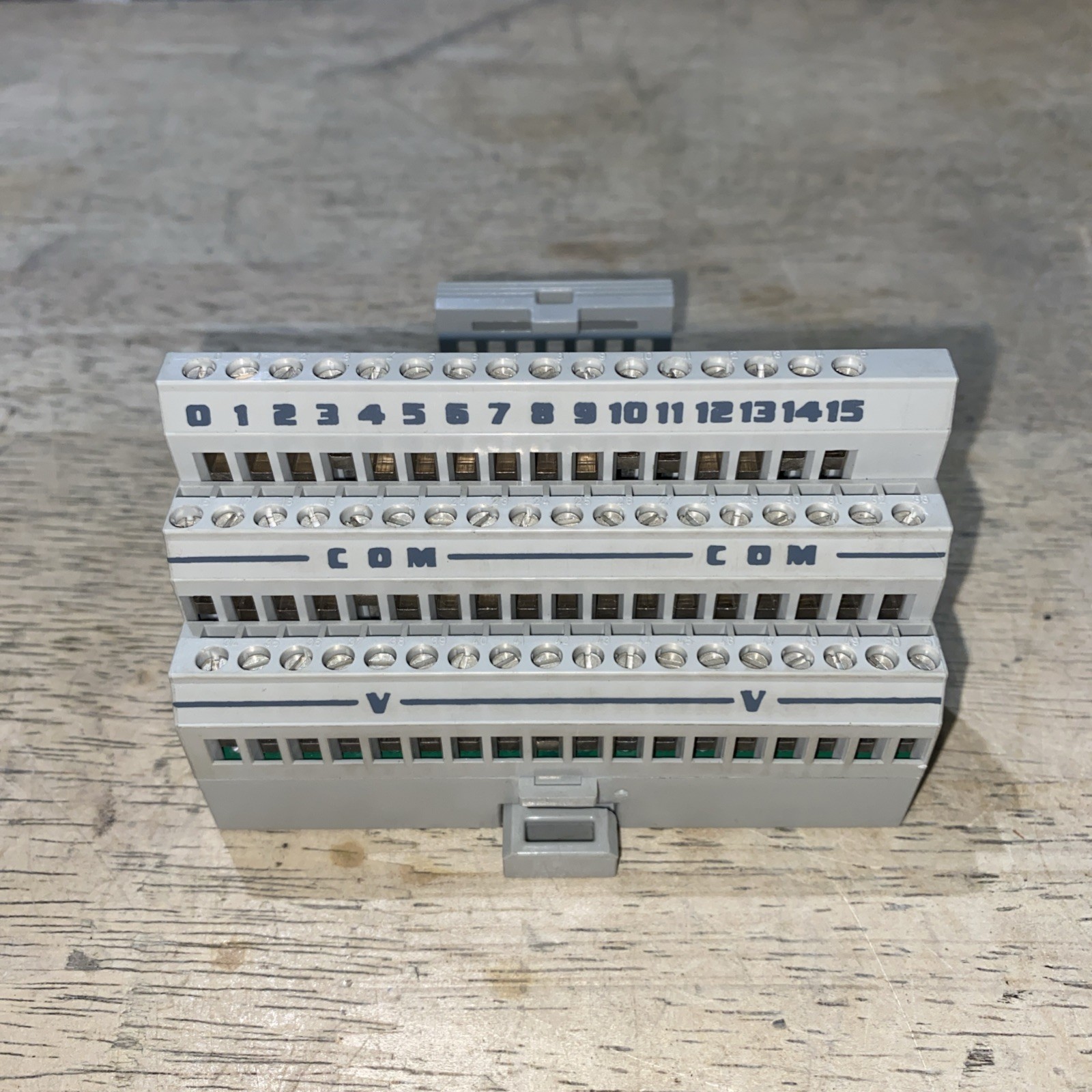 Allen Bradley 1794-TB3 Ser A Flex Terminal Base 10A 125V 50/60HZ 16-Term