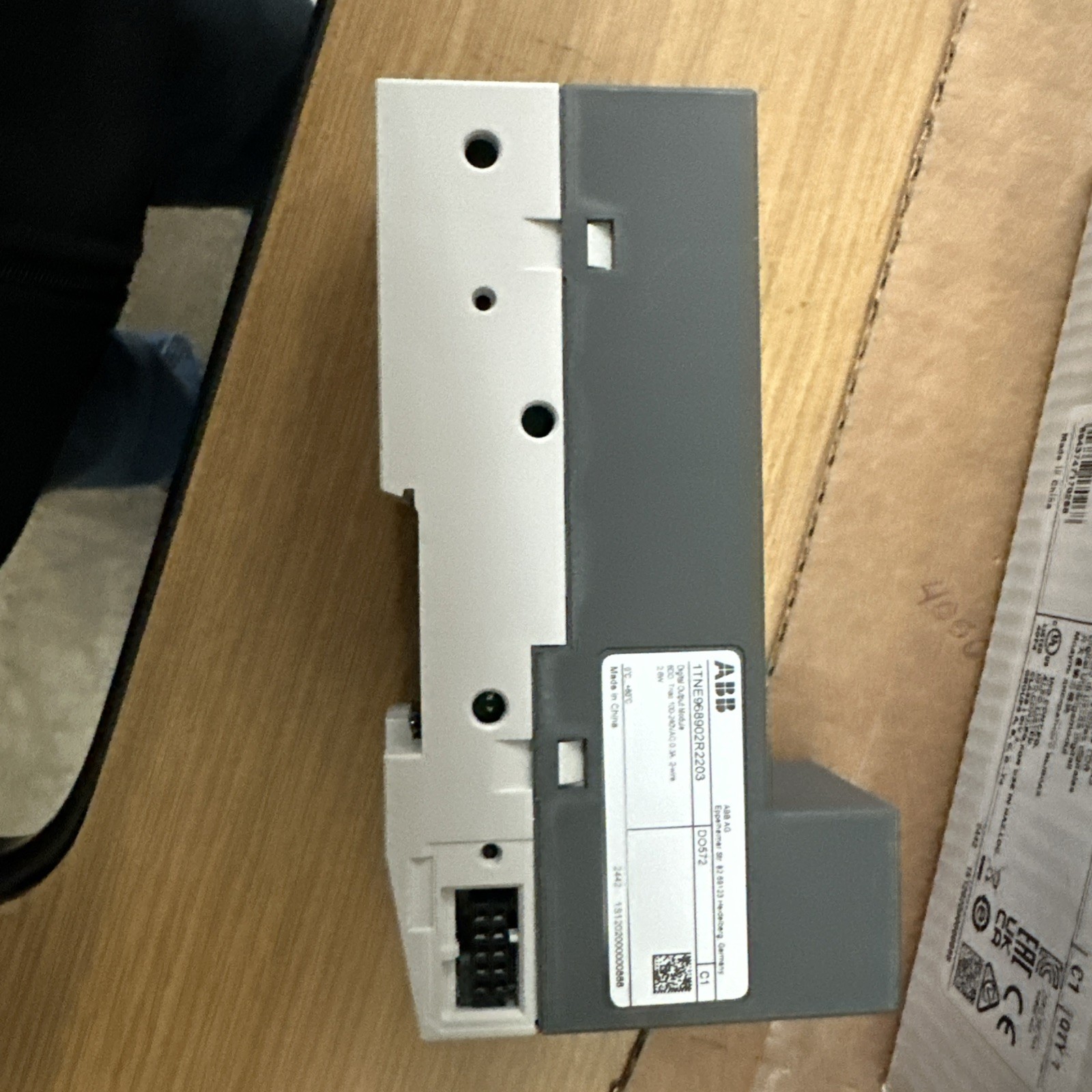 **New** ABB DO572 1TNE968902R2203 Digital Output Module 8ch DO Triac