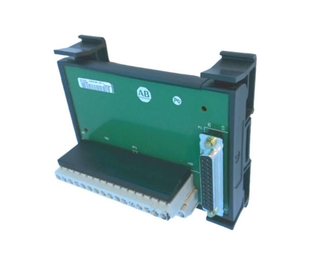 Allen-Bradley 1492-RAIFM8-3, 8 Channel Feed-Through Analog Interface Module