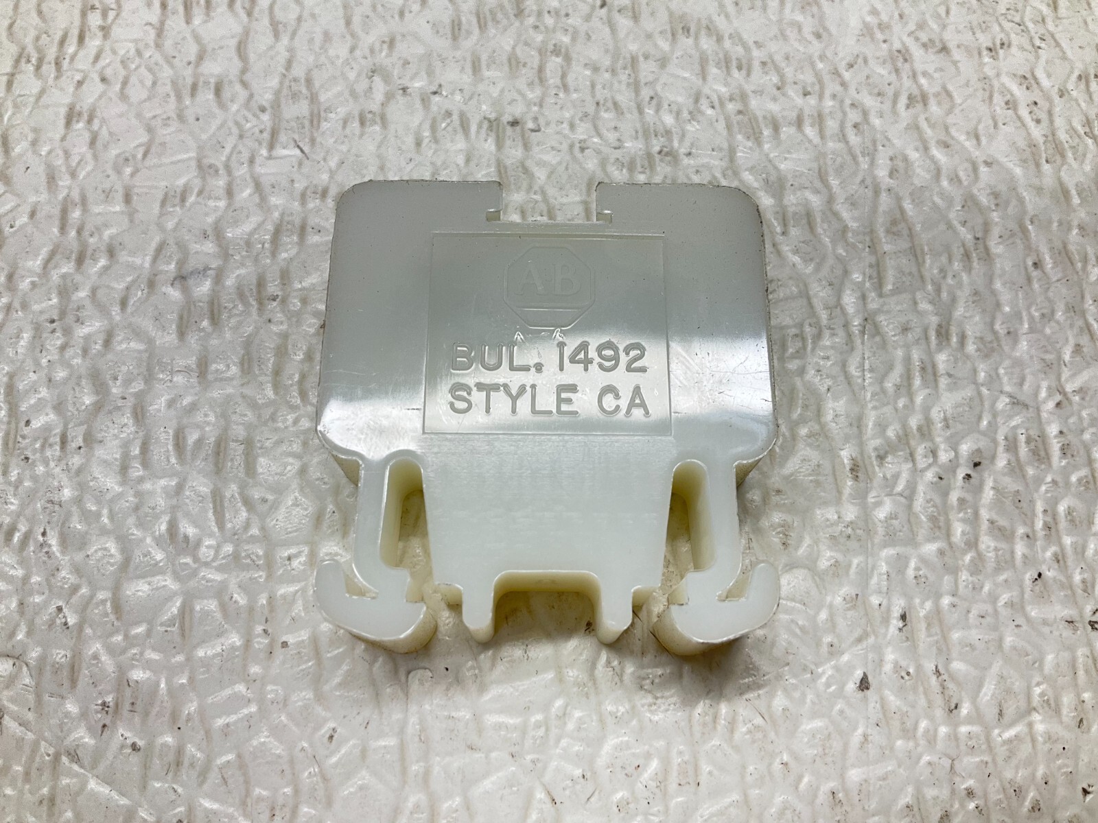 Allen Bradley BUL. 1492 Style CA White Wire Terminal Block Lot of 30 (TBI)