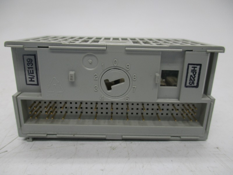 ALLEN BRADLEY 1794-IA8I SER. A REV. C01 120VAC NSNP