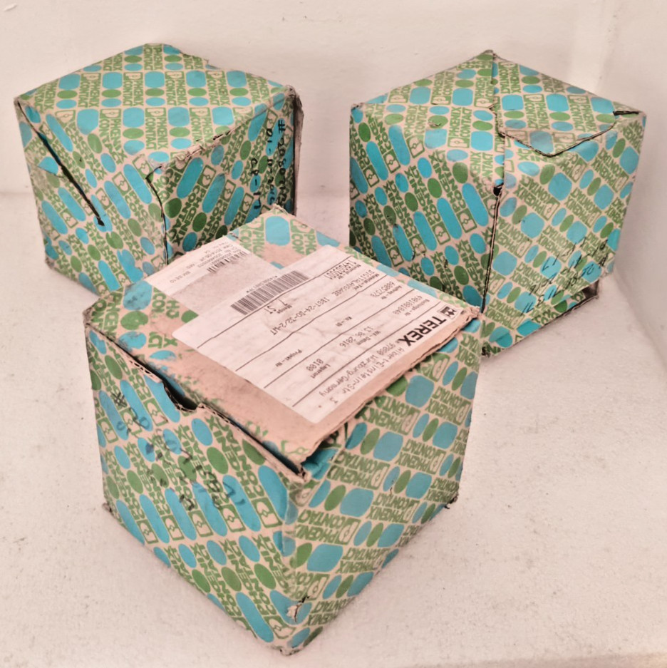 PHOENIX CONTACT 2752482 DIGITAL OUTPUT INTERBUS IBST24 DO32/2-WT 24 VDC NEW