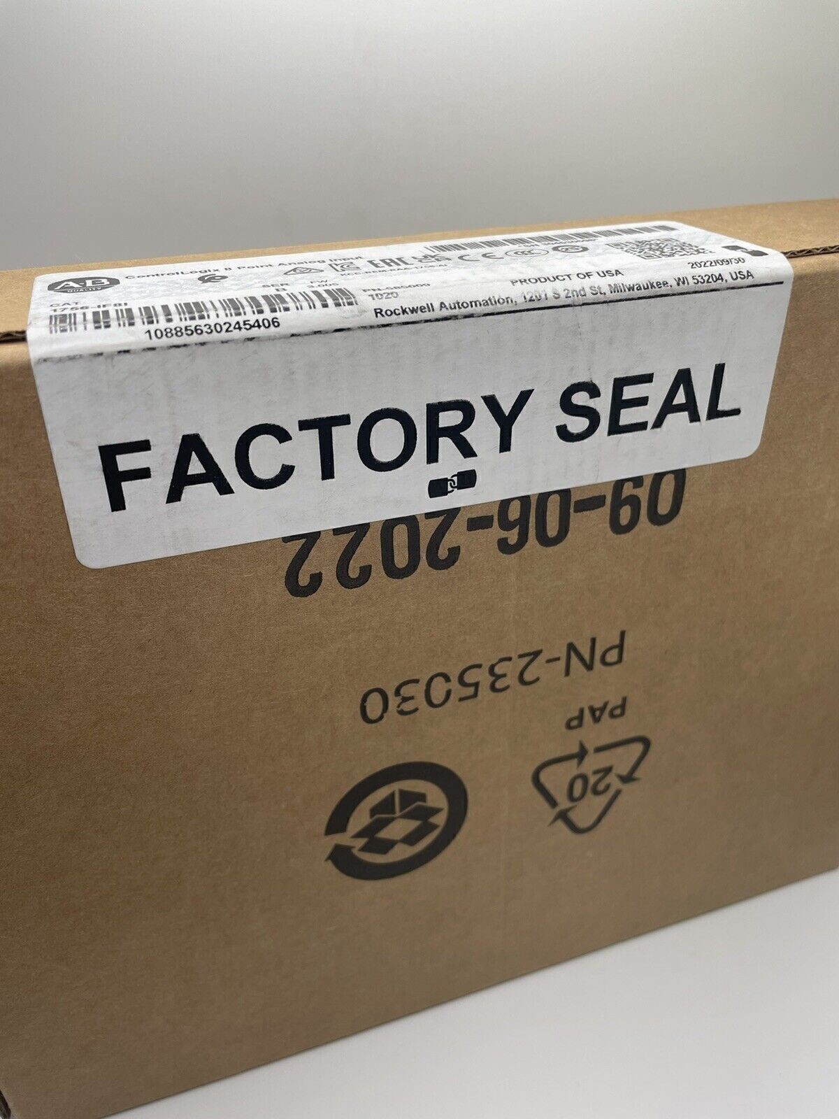 New Sealed NEW PLC 1756-IF8I/B Isolated Analog Input Module