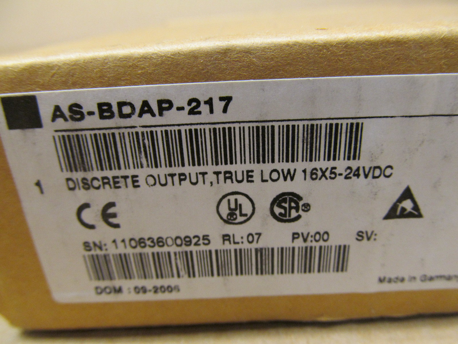 1 NIB SCHNEIDER ELECTRIC AS-BDAP-217 OUTPUT MODULE 16 POINT SEALED BOX (2 AVAIL)