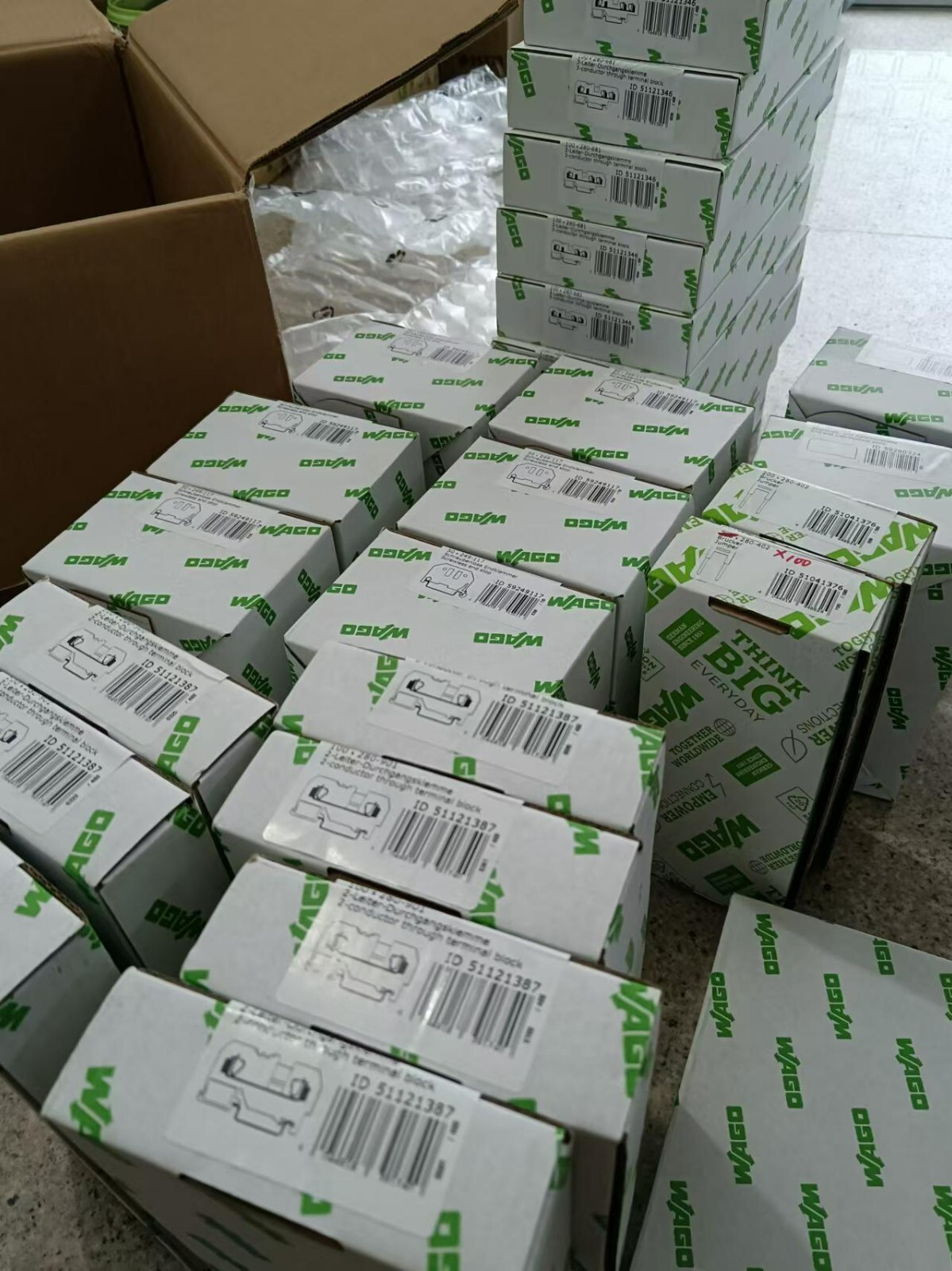 750-1515 New In Box WAGO 750-1515 8-Channel Digital Output Module 7501515