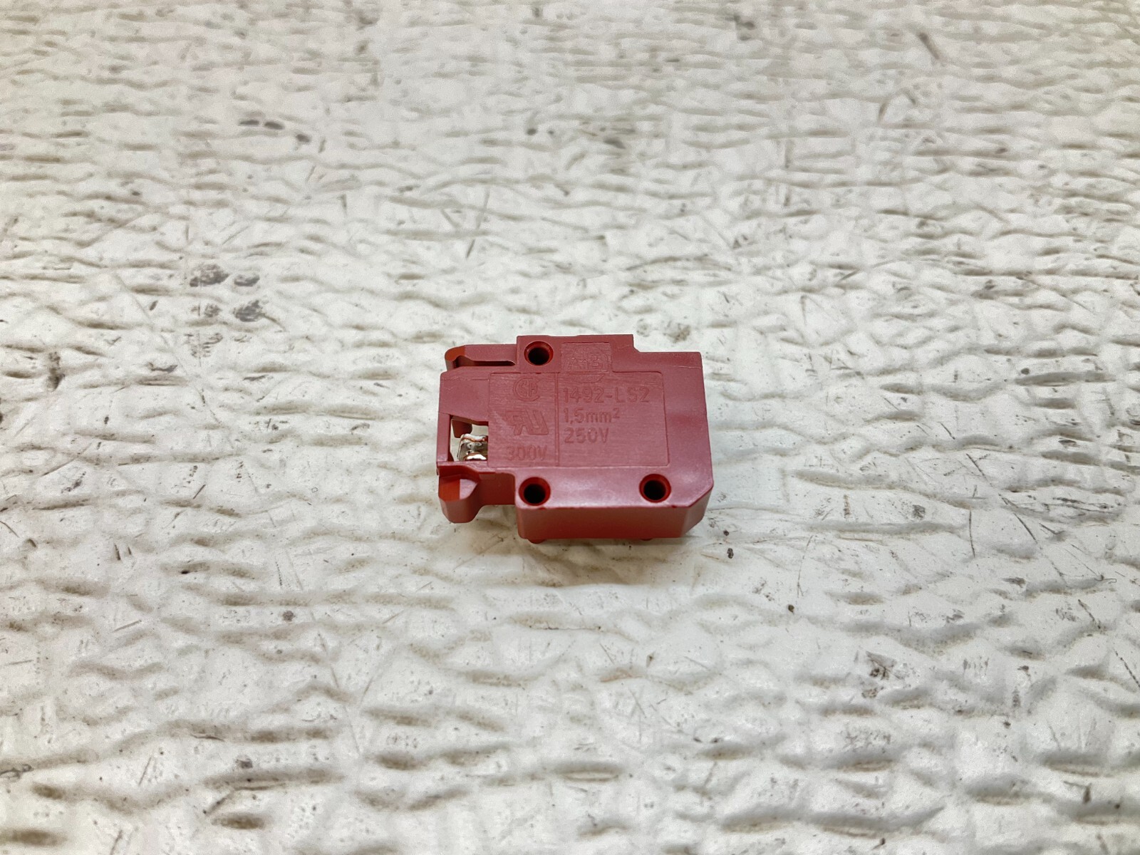 Allen Bradley 1492-LS2 Red Wire Terminal 1492LS2 1492 Lot of 16 (TSC)
