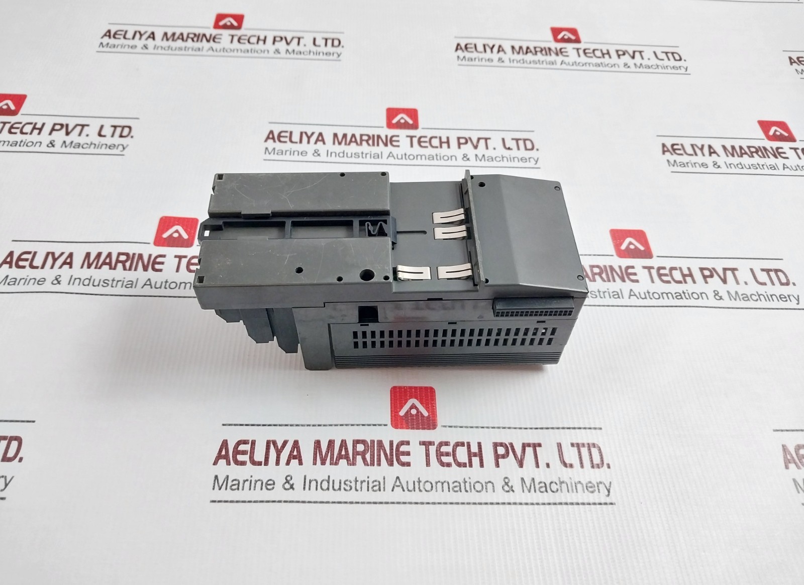 GE FANUC IC200MDL740E Output Module 12/24VDC-0.5A-16PT