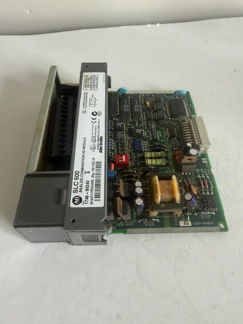 Allen Bradley 1746-NIO4V Analog Combination I/O Module SLC-500