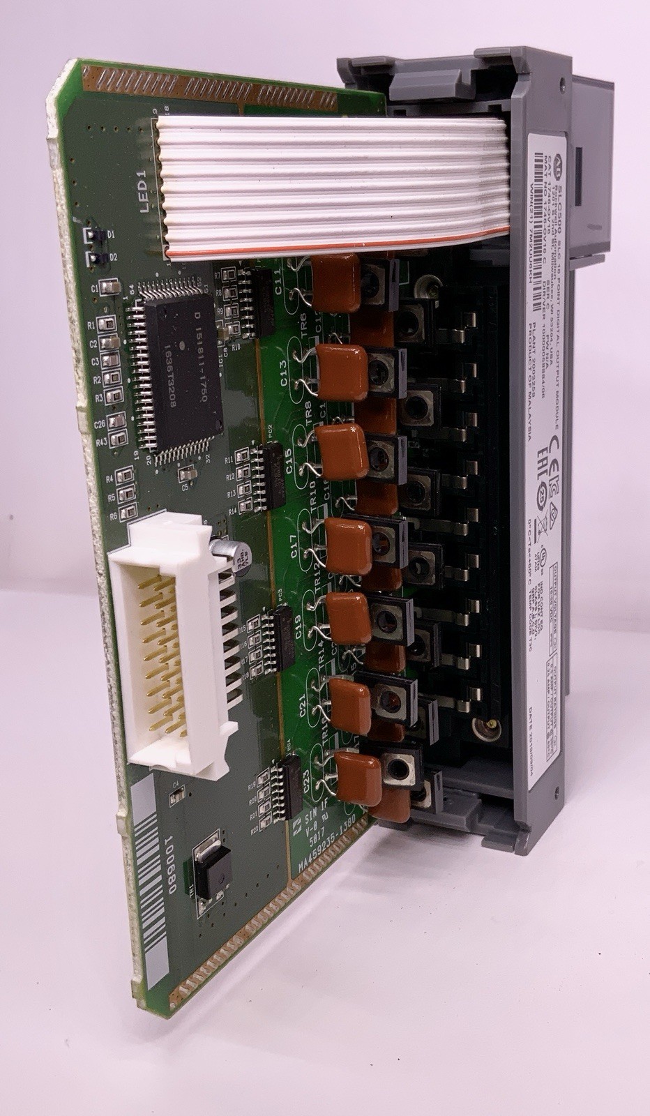 Allen-Bradley Rockwell Automation 16 P Output Module 1746-OV16 Series C SLC500