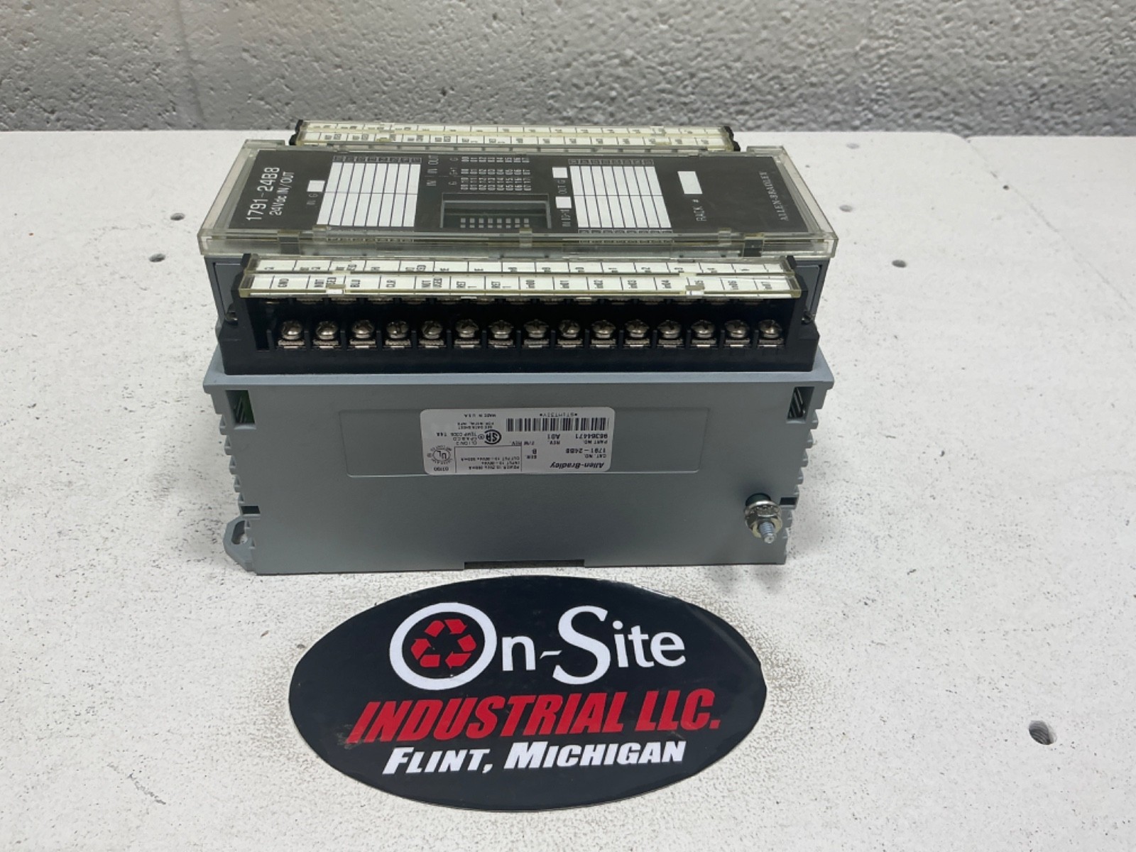 ALLEN-BRADLEY 1791-24B8 SERIES B 32 POINT BLOCK I/O MODULE