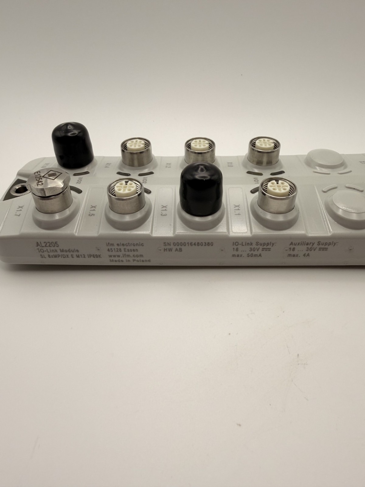 ifm – efector AL2205 IO-Link input/output module, up to 16 PNP in, 16 PNP out