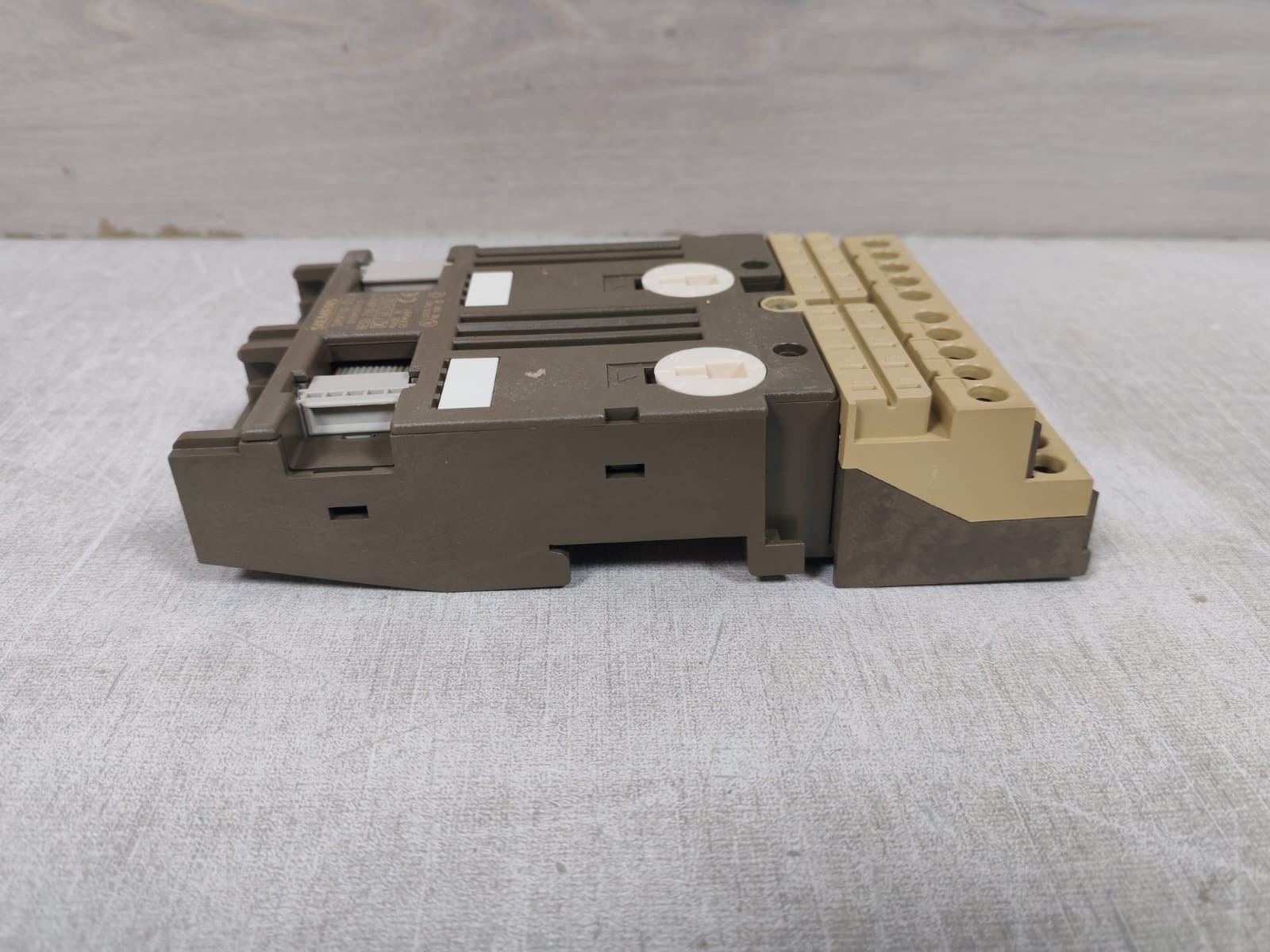 SIEMENS SIMATIC S5 6ES5 700-8MA11 BUS MODULE