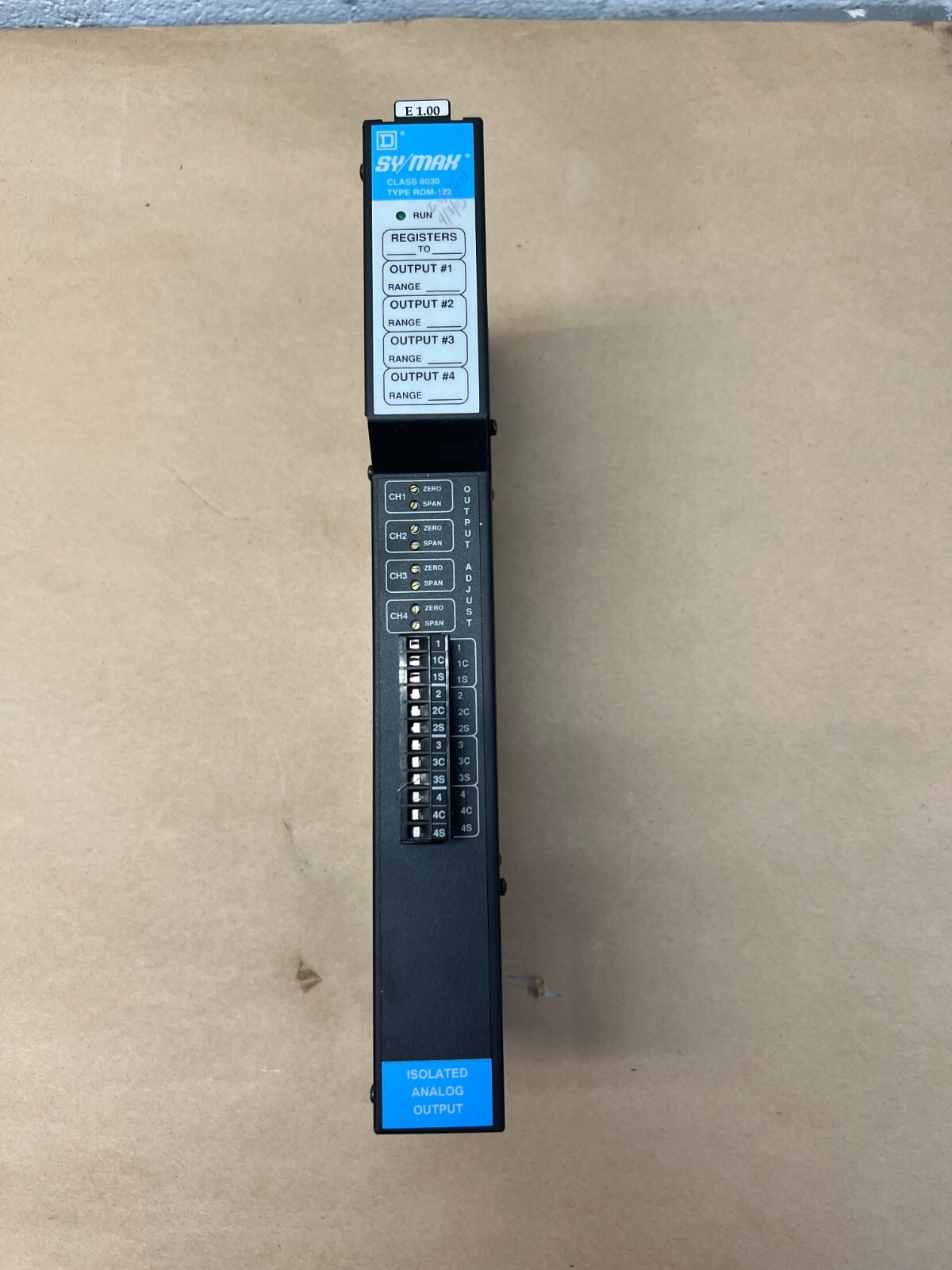 Square D ROM122 Series E SY/MAX Analog Output Module