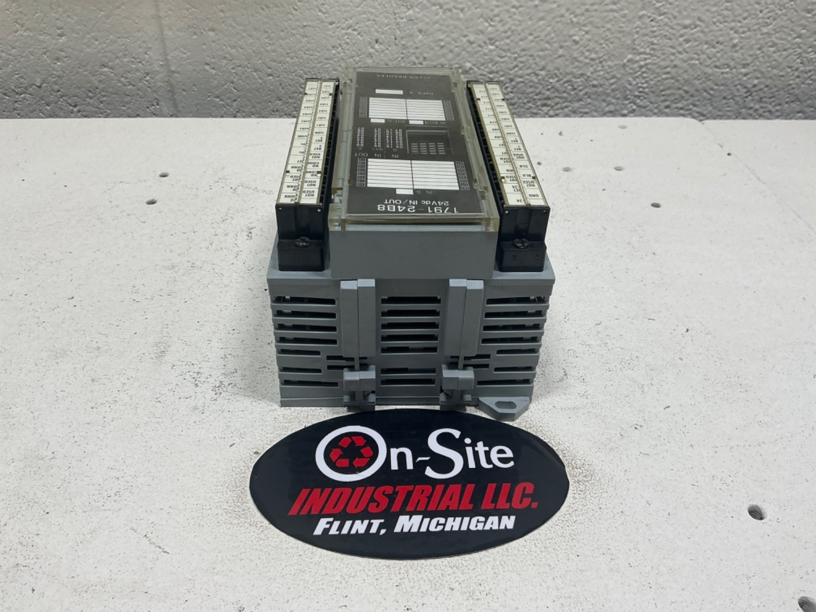 ALLEN-BRADLEY 1791-24B8 SERIES B 32 POINT BLOCK I/O MODULE