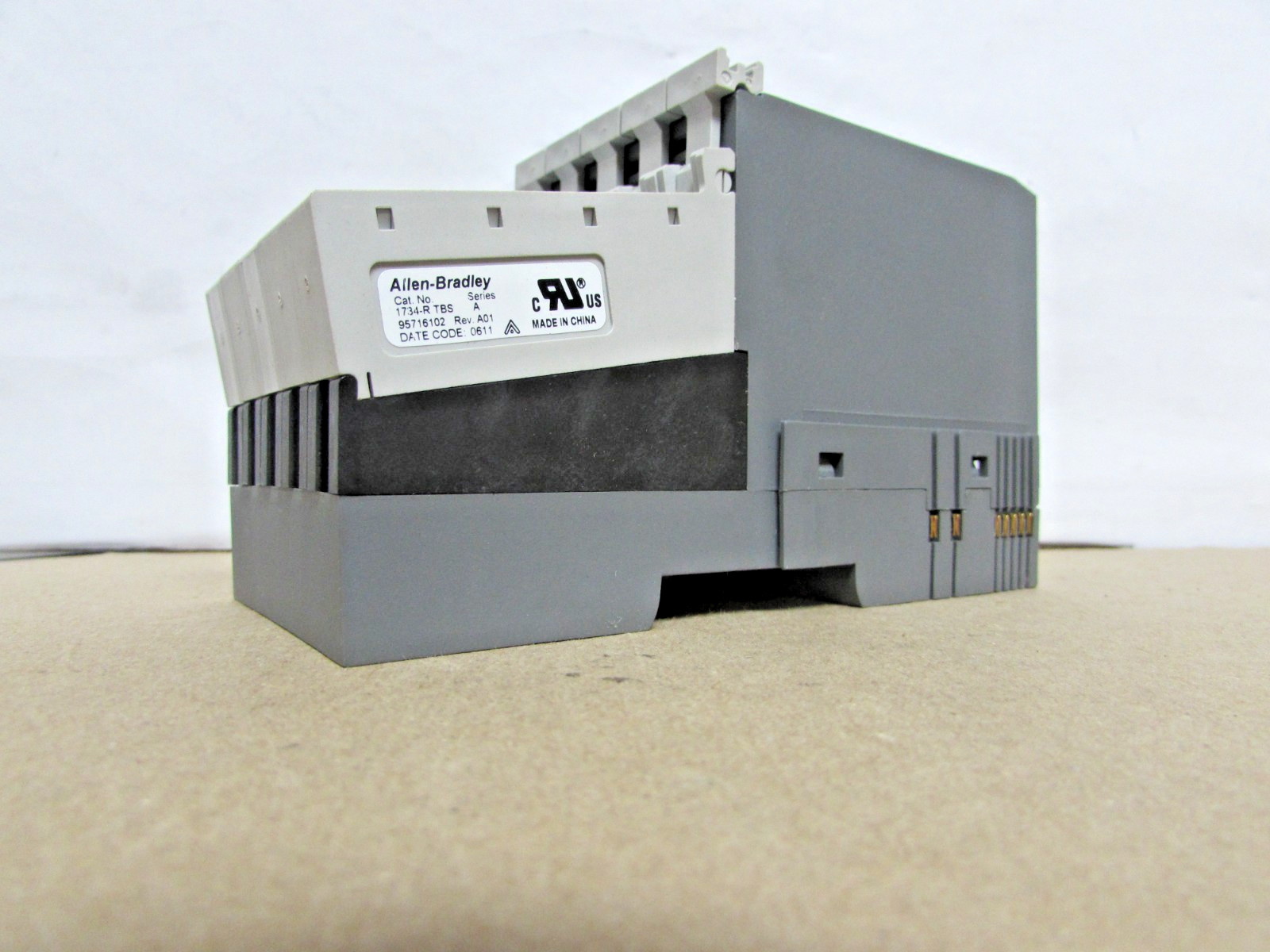 ALAN BRADLEY 1734-1B16S 120/240V Ser. A Device Net Module ( NEW – OPEN BOX )