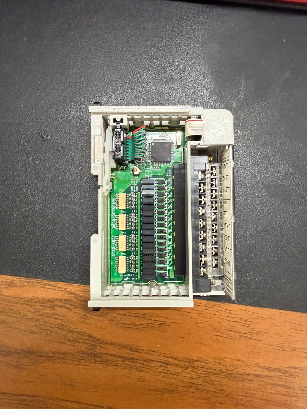 Allen-Bradley 1769-OB16 PLC Output Module