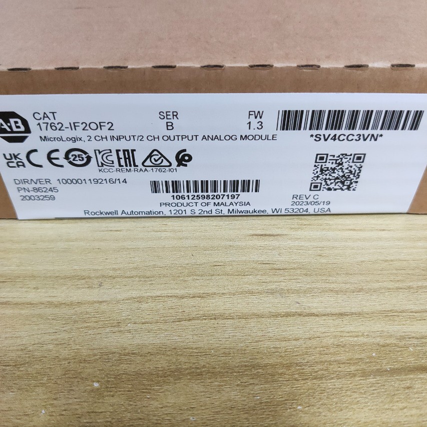 New Factory Sealed AB 1762-IF2OF2 1200 I/O Module AB 1762IF2OF2