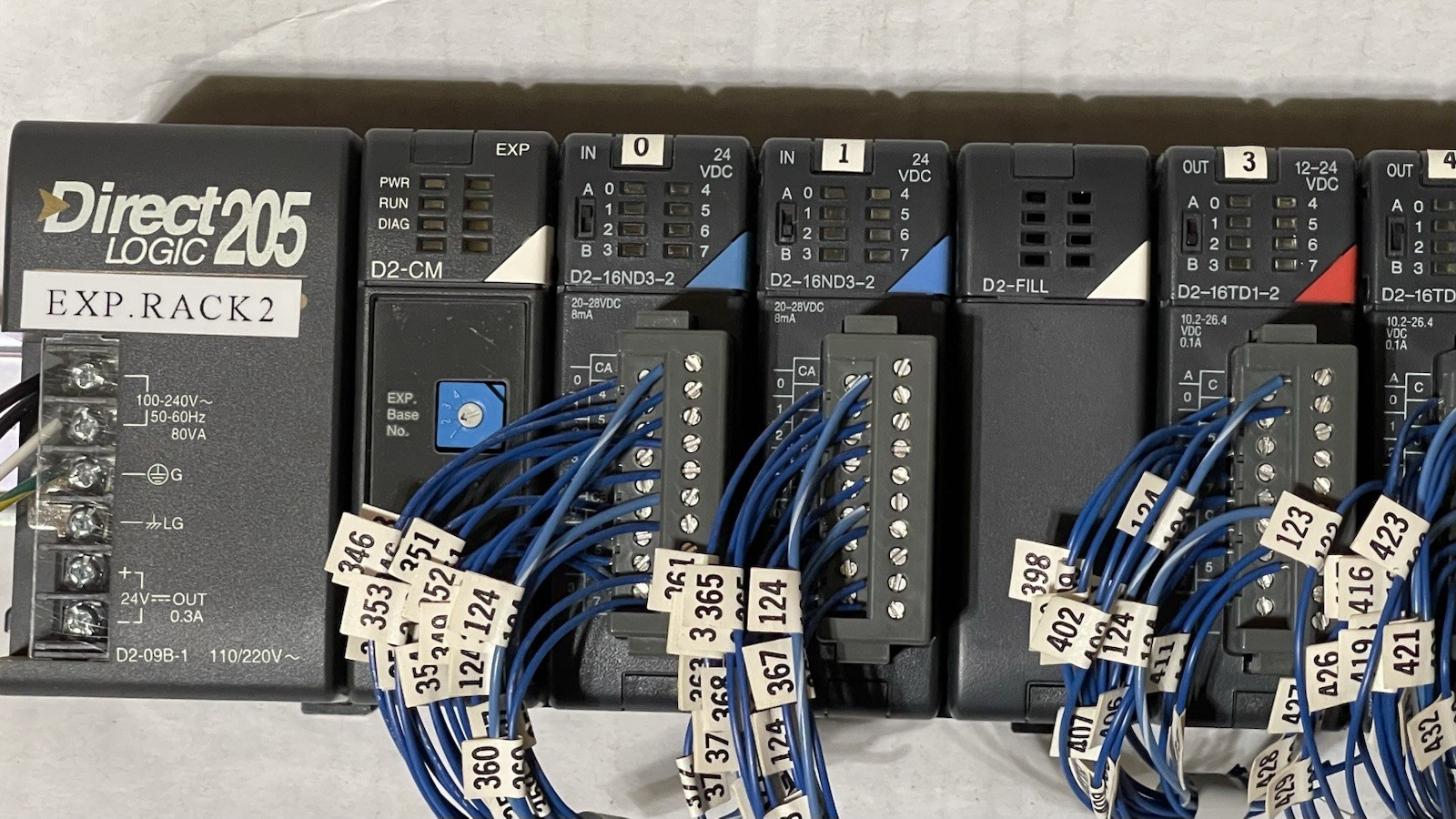 Direct Logic 205 + D2-CM, 2x D2-16ND3-2, 3x D2-16TD1-1, 2x CF2-08TRS, D2-EM