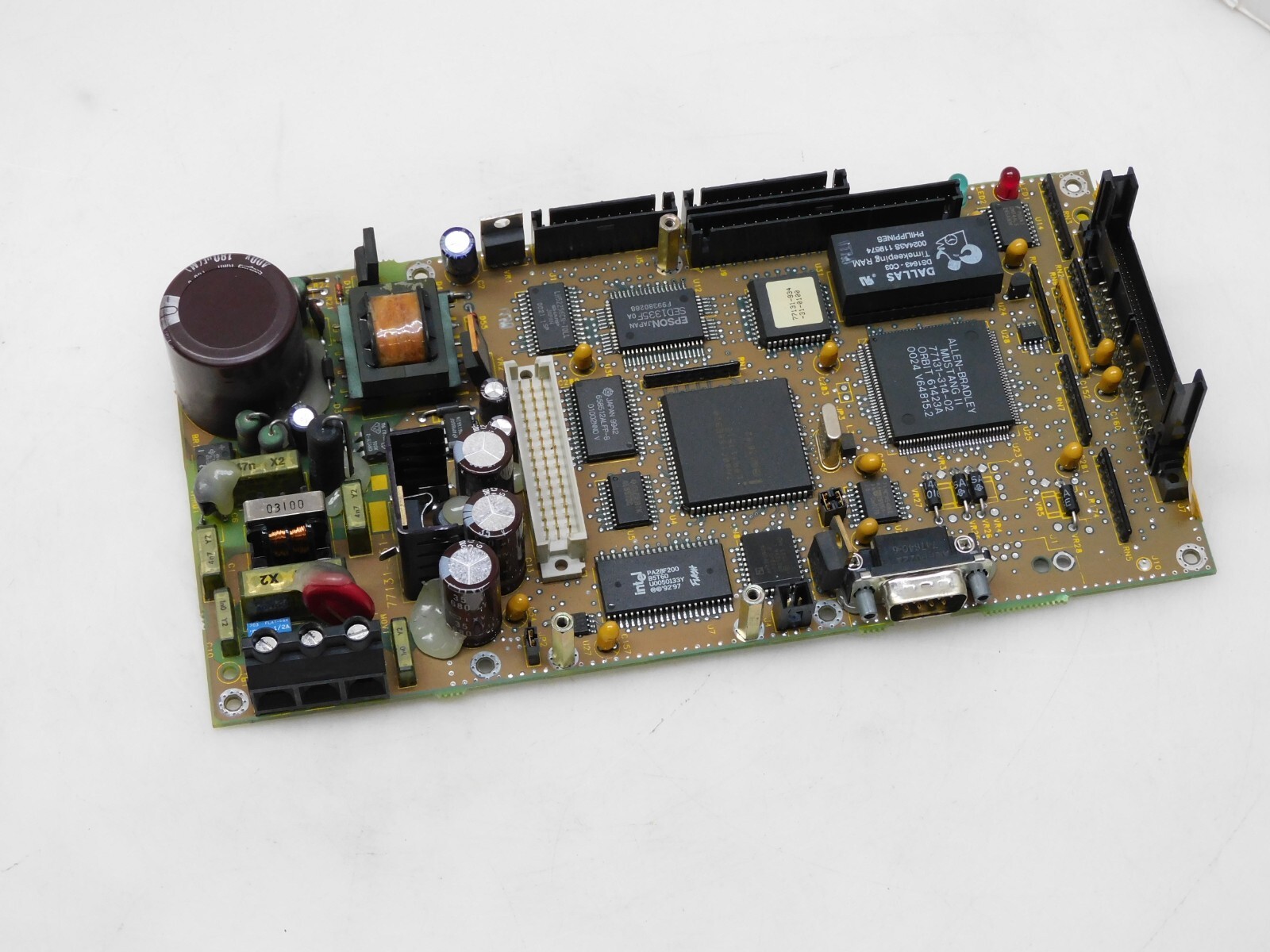 ALLEN BRADLEY 77131-351-52 PANELVIEW 550 MAIN BOARD