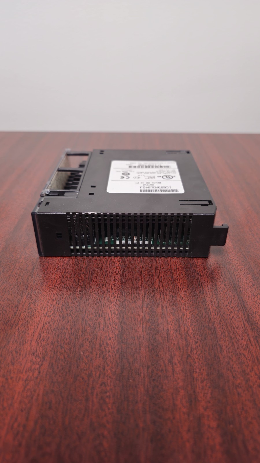 GE Fanuc IC693MDL940J 16-Point Digital Output Module Series 90-30 PLC