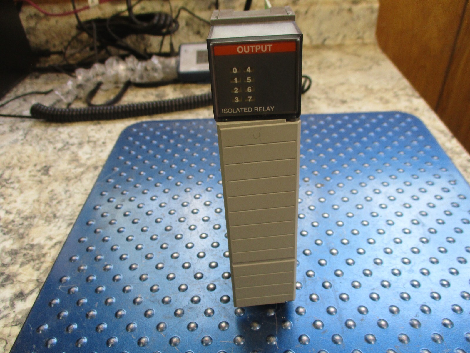 ALLEN BRADLEY OUTPUT MODULE SER A 1746-0X8