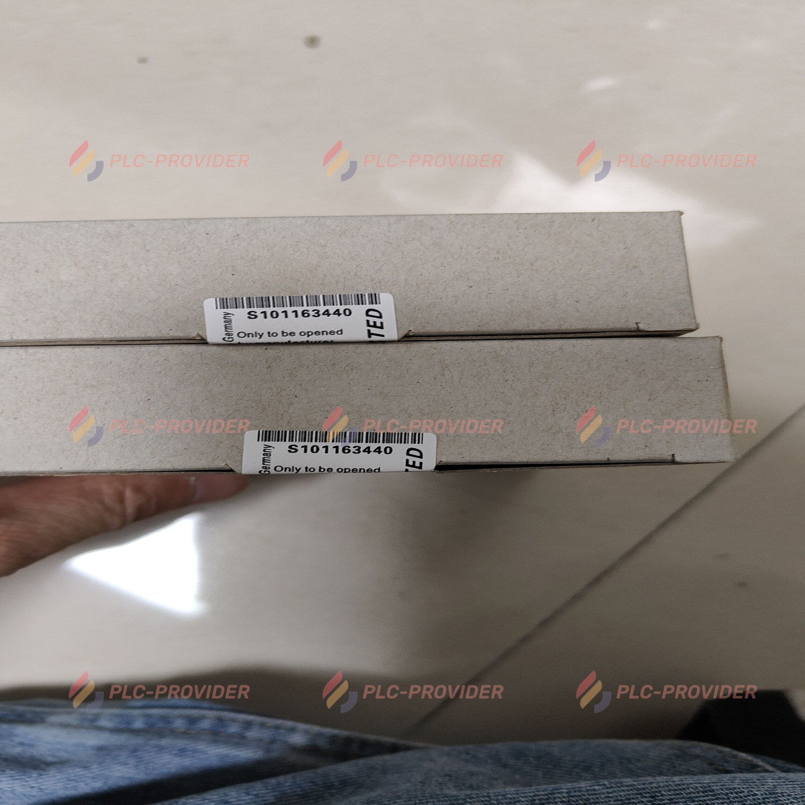 * US STOCK * 1PC NEW AES1235 Schmersal Free Shipping